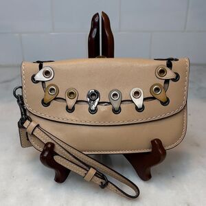 Coach Wristlet Bag Purse Clutch Leather Snakeskin Like New Link Detail Like New!